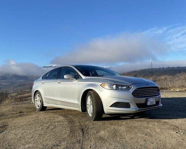 Серый Форд Фьюжн, объемом двигателя 2.5 л и пробегом 166 тыс. км за 9600 $, фото 1 на Automoto.ua