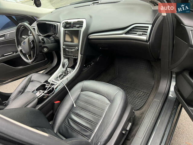 Серый Форд Фьюжн, объемом двигателя 2.49 л и пробегом 191 тыс. км за 9300 $, фото 7 на Automoto.ua