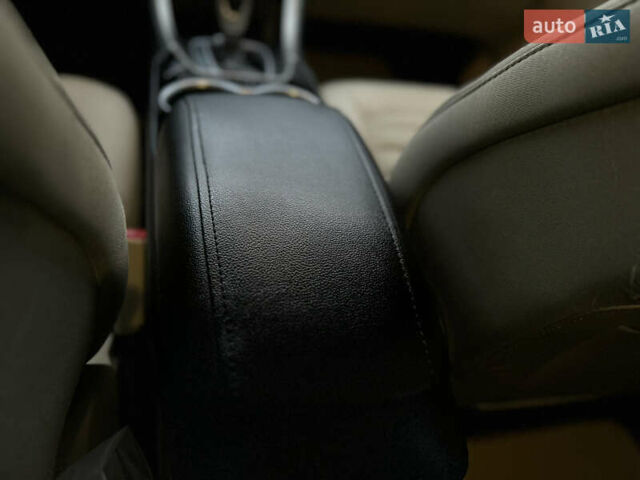 Сірий Форд Фьюжен, об'ємом двигуна 2.49 л та пробігом 290 тис. км за 8899 $, фото 53 на Automoto.ua