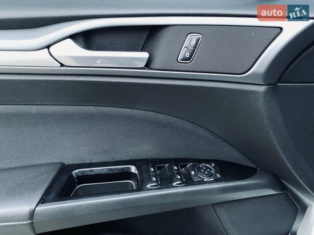 Серый Форд Фьюжн, объемом двигателя 2.49 л и пробегом 194 тыс. км за 9300 $, фото 16 на Automoto.ua