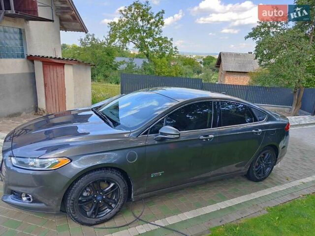 Сірий Форд Фьюжен, об'ємом двигуна 2 л та пробігом 170 тис. км за 13000 $, фото 1 на Automoto.ua