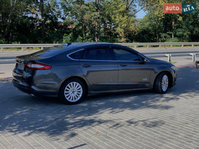 Серый Форд Фьюжн, объемом двигателя 2 л и пробегом 215 тыс. км за 12200 $, фото 1 на Automoto.ua