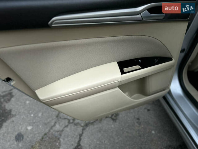 Сірий Форд Фьюжен, об'ємом двигуна 2.49 л та пробігом 290 тис. км за 8899 $, фото 38 на Automoto.ua