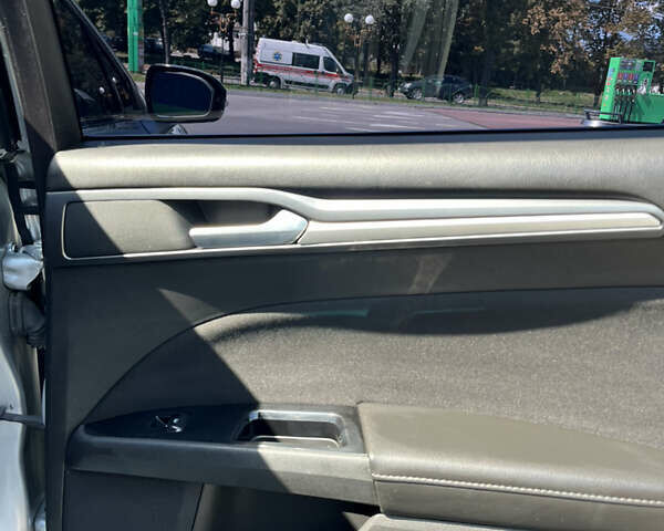 Сірий Форд Фьюжен, об'ємом двигуна 2.49 л та пробігом 120 тис. км за 11000 $, фото 12 на Automoto.ua