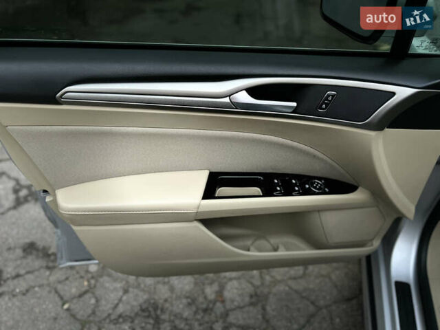 Сірий Форд Фьюжен, об'ємом двигуна 2.49 л та пробігом 290 тис. км за 8899 $, фото 30 на Automoto.ua