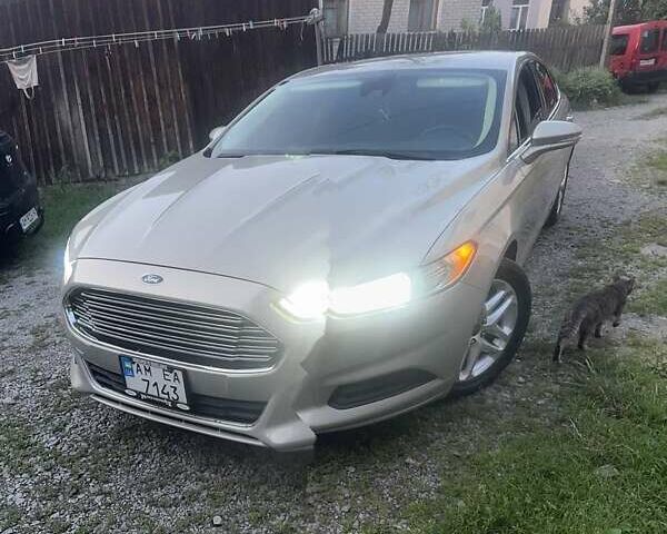 Сірий Форд Фьюжен, об'ємом двигуна 2.5 л та пробігом 240 тис. км за 10000 $, фото 5 на Automoto.ua