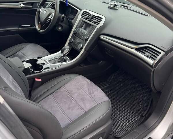 Серый Форд Фьюжн, объемом двигателя 2.5 л и пробегом 163 тыс. км за 10700 $, фото 9 на Automoto.ua