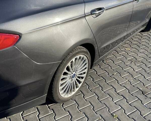 Серый Форд Фьюжн, объемом двигателя 0 л и пробегом 205 тыс. км за 10600 $, фото 6 на Automoto.ua