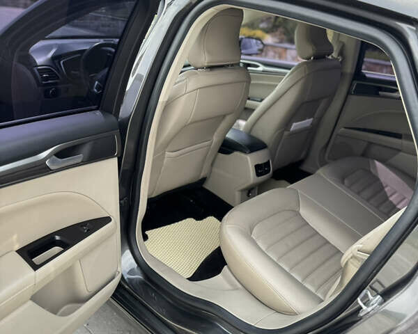 Сірий Форд Фьюжен, об'ємом двигуна 1.5 л та пробігом 129 тис. км за 13000 $, фото 2 на Automoto.ua