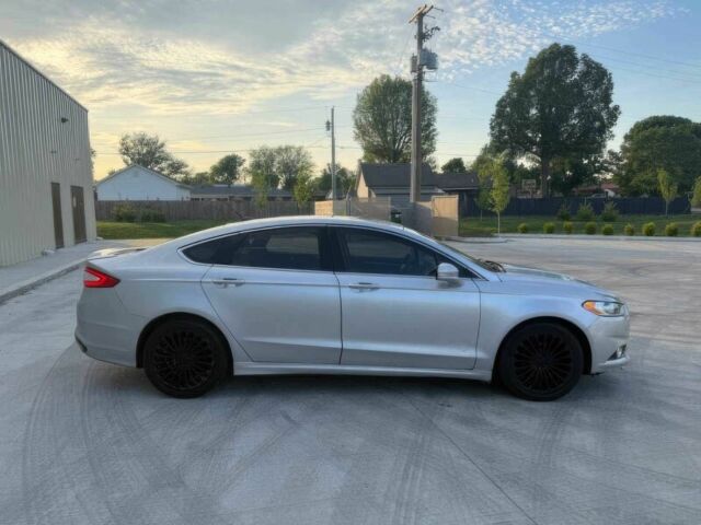 Серый Форд Фьюжн, объемом двигателя 2 л и пробегом 70 тыс. км за 11000 $, фото 4 на Automoto.ua