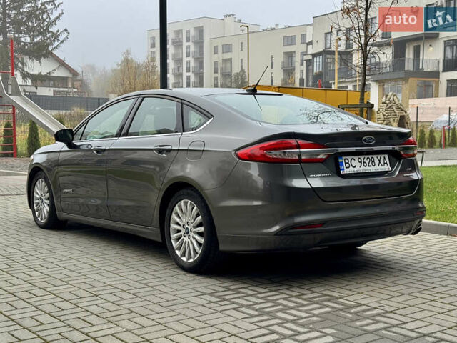 Сірий Форд Фьюжен, об'ємом двигуна 2 л та пробігом 75 тис. км за 12600 $, фото 4 на Automoto.ua