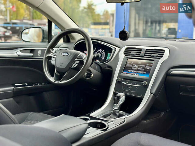 Форд Фьюжн 2016 в Киеве на Automoto.ua Серый Форд Фьюжн, объемом двигателя 2.49 л и пробегом 125 тыс. км за 11300 $, фото 14 на Automoto.ua