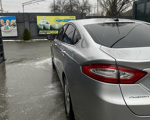 Серый Форд Фьюжн, объемом двигателя 2.5 л и пробегом 157 тыс. км за 10000 $, фото 10 на Automoto.ua