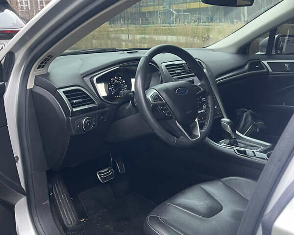 Серый Форд Фьюжн, объемом двигателя 2 л и пробегом 149 тыс. км за 11000 $, фото 5 на Automoto.ua