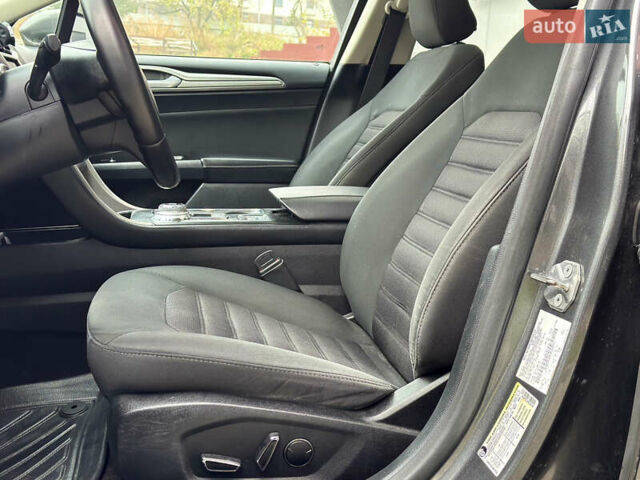 Сірий Форд Фьюжен, об'ємом двигуна 2 л та пробігом 75 тис. км за 12600 $, фото 11 на Automoto.ua