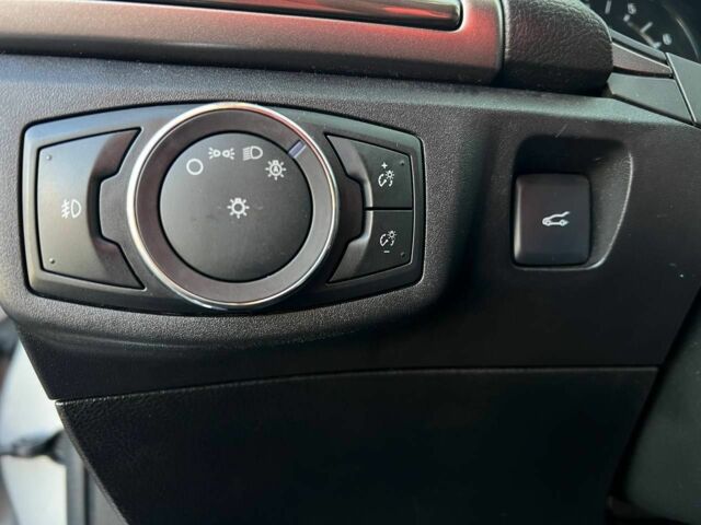 Сірий Форд Фьюжен, об'ємом двигуна 2 л та пробігом 200 тис. км за 10900 $, фото 16 на Automoto.ua