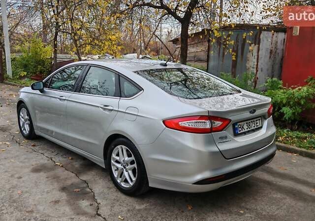 Серый Форд Фьюжн, объемом двигателя 2.49 л и пробегом 139 тыс. км за 9495 $, фото 1 на Automoto.ua