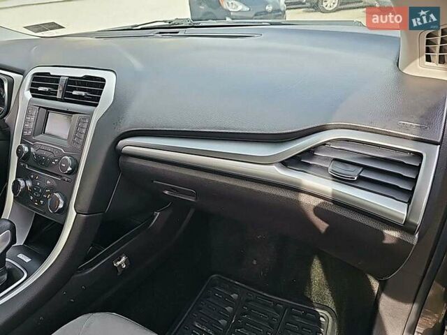 Сірий Форд Фьюжен, об'ємом двигуна 2 л та пробігом 139 тис. км за 8900 $, фото 8 на Automoto.ua