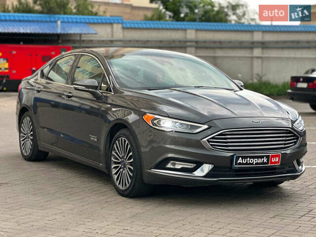 Серый Форд Фьюжн, объемом двигателя 2 л и пробегом 148 тыс. км за 15990 $, фото 2 на Automoto.ua