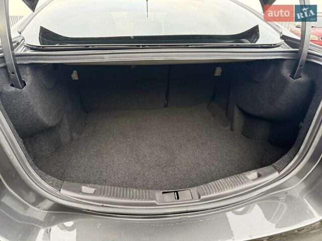 Сірий Форд Фьюжен, об'ємом двигуна 2 л та пробігом 174 тис. км за 14500 $, фото 25 на Automoto.ua