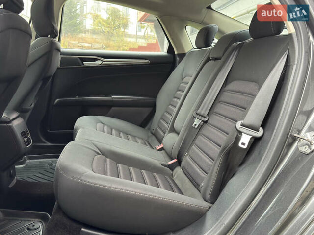 Сірий Форд Фьюжен, об'ємом двигуна 2 л та пробігом 75 тис. км за 12600 $, фото 18 на Automoto.ua