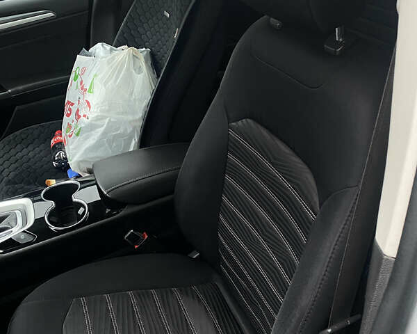 Серый Форд Фьюжн, объемом двигателя 2.5 л и пробегом 157 тыс. км за 10000 $, фото 15 на Automoto.ua