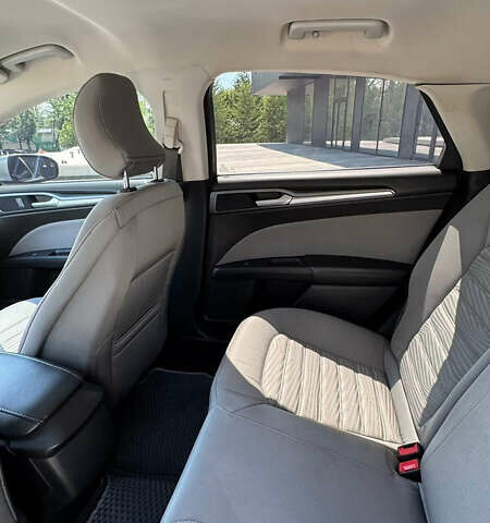 Серый Форд Фьюжн, объемом двигателя 2.49 л и пробегом 246 тыс. км за 8700 $, фото 6 на Automoto.ua