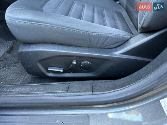 Сірий Форд Фьюжен, об'ємом двигуна 2.5 л та пробігом 166 тис. км за 12500 $, фото 27 на Automoto.ua