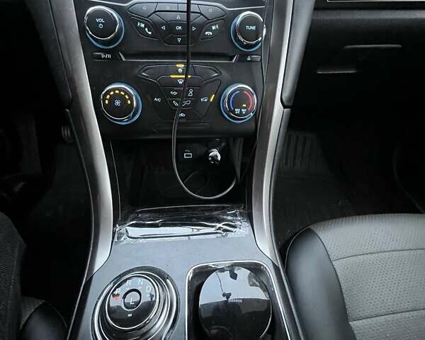 Форд Фьюжн 2016 в Ужгороде на Automoto.ua Серый Форд Фьюжн, объемом двигателя 2.5 л и пробегом 105 тыс. км за 12541 $, фото 8 на Automoto.ua