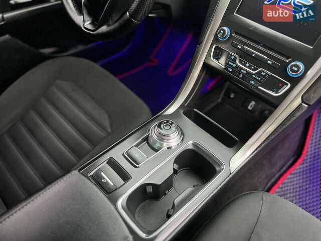 Серый Форд Фьюжн, объемом двигателя 2.49 л и пробегом 244 тыс. км за 8999 $, фото 15 на Automoto.ua