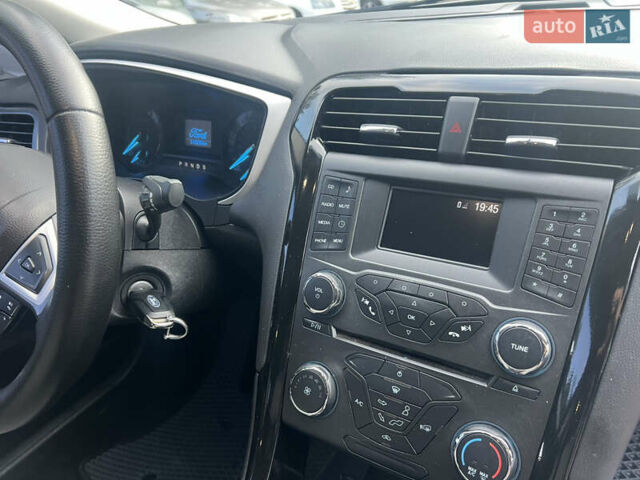 Сірий Форд Фьюжен, об'ємом двигуна 2.49 л та пробігом 142 тис. км за 9400 $, фото 37 на Automoto.ua