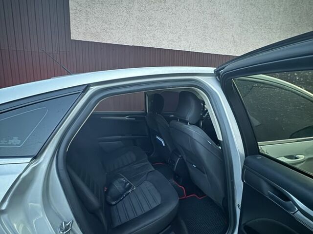 Серый Форд Фьюжн, объемом двигателя 2.5 л и пробегом 245 тыс. км за 8499 $, фото 4 на Automoto.ua