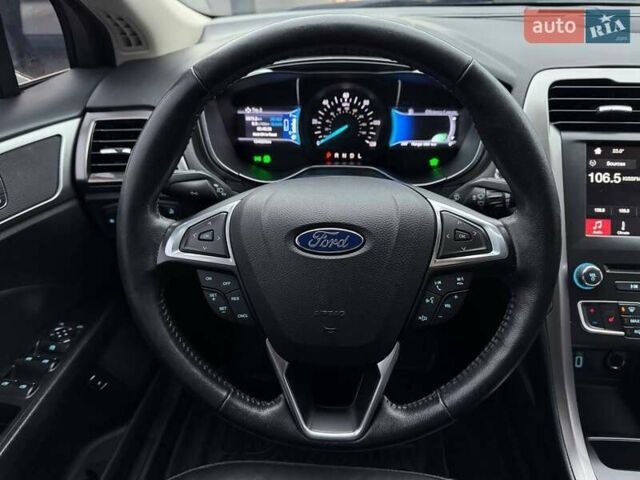 Серый Форд Фьюжн, объемом двигателя 2 л и пробегом 134 тыс. км за 17790 $, фото 13 на Automoto.ua