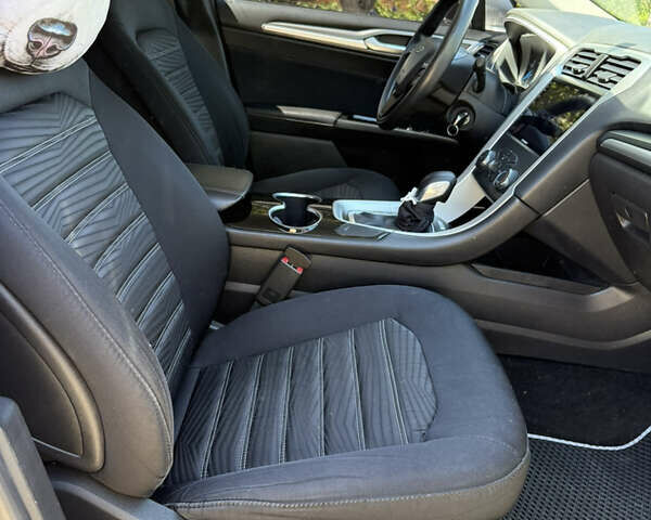 Форд Фьюжн 2016 в Николаеве на Automoto.ua Серый Форд Фьюжн, объемом двигателя 2.5 л и пробегом 163 тыс. км за 12700 $, фото 9 на Automoto.ua