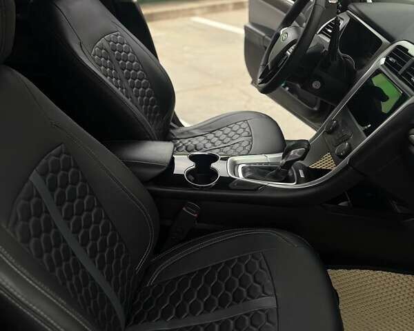 Форд Фьюжн 2016 в Киеве на Automoto.ua Серый Форд Фьюжн, объемом двигателя 2.49 л и пробегом 180 тыс. км за 10900 $, фото 17 на Automoto.ua