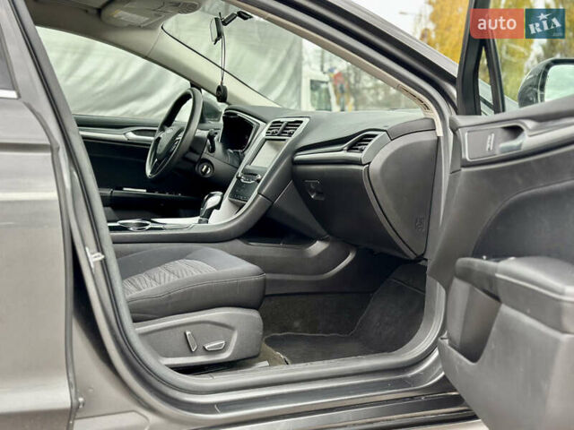 Форд Фьюжн 2016 в Киеве на Automoto.ua Серый Форд Фьюжн, объемом двигателя 2.49 л и пробегом 125 тыс. км за 11300 $, фото 17 на Automoto.ua