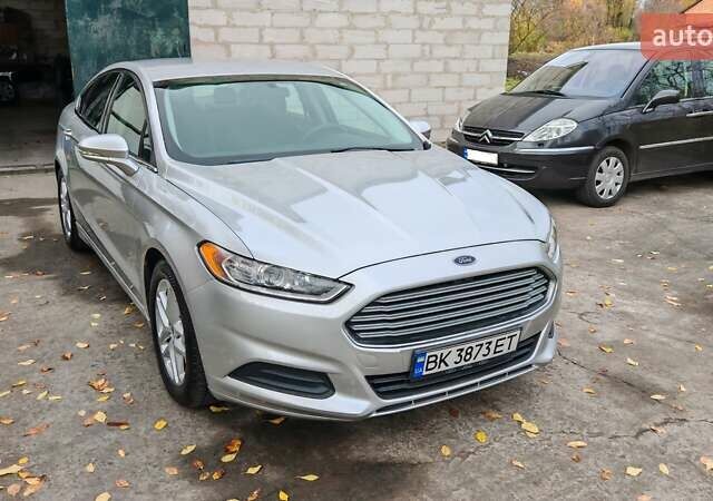 Серый Форд Фьюжн, объемом двигателя 2.49 л и пробегом 139 тыс. км за 9495 $, фото 5 на Automoto.ua