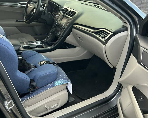 Сірий Форд Фьюжен, об'ємом двигуна 2.49 л та пробігом 210 тис. км за 12200 $, фото 6 на Automoto.ua