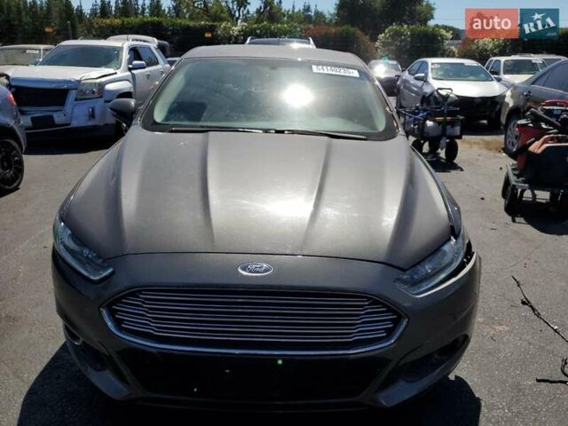 Серый Форд Фьюжн, объемом двигателя 2 л и пробегом 91 тыс. км за 2400 $, фото 4 на Automoto.ua