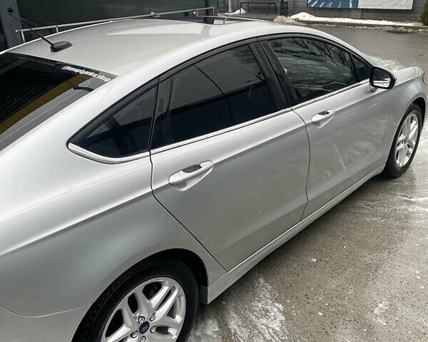 Серый Форд Фьюжн, объемом двигателя 2.5 л и пробегом 157 тыс. км за 10000 $, фото 5 на Automoto.ua