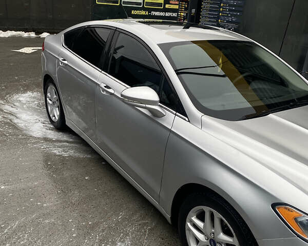 Серый Форд Фьюжн, объемом двигателя 2.5 л и пробегом 157 тыс. км за 10000 $, фото 2 на Automoto.ua