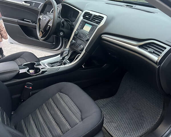 Серый Форд Фьюжн, объемом двигателя 2.49 л и пробегом 158 тыс. км за 9700 $, фото 10 на Automoto.ua