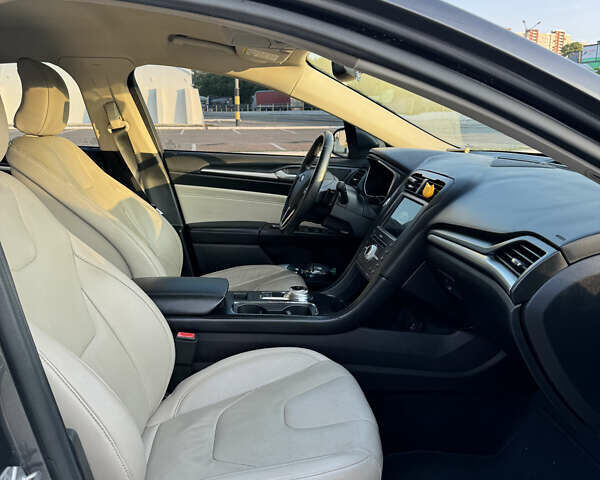 Сірий Форд Фьюжен, об'ємом двигуна 2 л та пробігом 148 тис. км за 11000 $, фото 6 на Automoto.ua