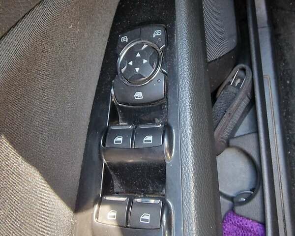 Серый Форд Фьюжн, объемом двигателя 2.5 л и пробегом 132 тыс. км за 12000 $, фото 11 на Automoto.ua