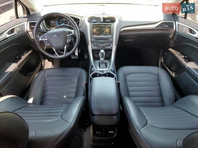 Серый Форд Фьюжн, объемом двигателя 2 л и пробегом 91 тыс. км за 2400 $, фото 7 на Automoto.ua