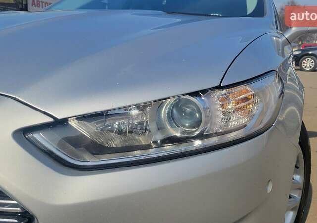 Серый Форд Фьюжн, объемом двигателя 2.5 л и пробегом 142 тыс. км за 12699 $, фото 7 на Automoto.ua