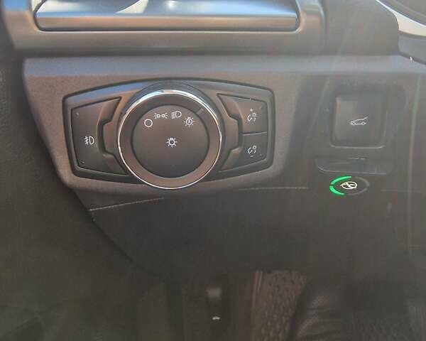 Серый Форд Фьюжн, объемом двигателя 2.5 л и пробегом 132 тыс. км за 12000 $, фото 10 на Automoto.ua