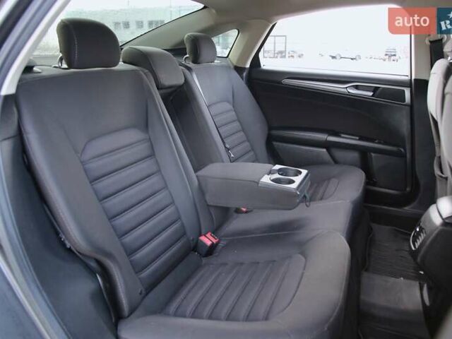 Серый Форд Фьюжн, объемом двигателя 2.49 л и пробегом 168 тыс. км за 10700 $, фото 7 на Automoto.ua