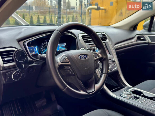 Сірий Форд Фьюжен, об'ємом двигуна 2 л та пробігом 75 тис. км за 12600 $, фото 15 на Automoto.ua