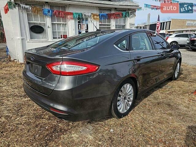 Сірий Форд Фьюжен, об'ємом двигуна 2 л та пробігом 139 тис. км за 8900 $, фото 3 на Automoto.ua